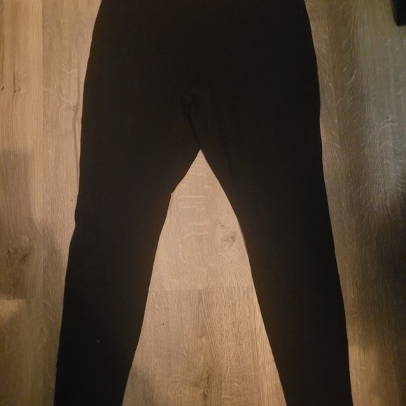 Bundle of 8 clothing item (Size Large) - Picture 9 of 10